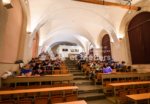 CL_amphi_III_2024_0029