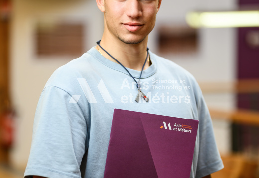 CL_portrait_2024_0011