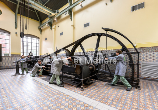 LI_machine_vapeur_2024_0001